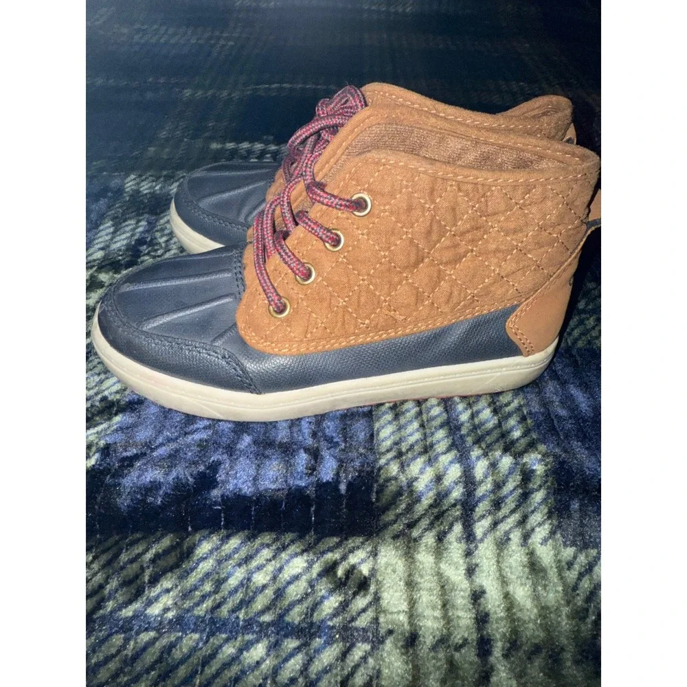 OshKosh‎ B'gosh Kids Quilted Duck Boots Brown Navy Lace Up kids size 12